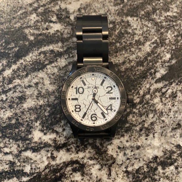 Nixon Other - NIXON 46 Black/Crackle